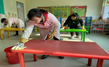 小班秋学期保育员工作总结8篇