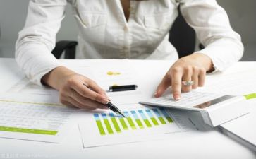 医院财务科述职报告7篇