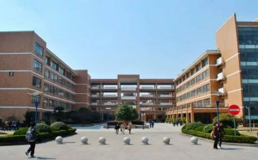 大学毕业生自我鉴定300字8篇