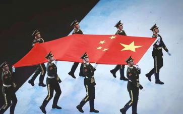 升旗手护旗手事迹通用7篇