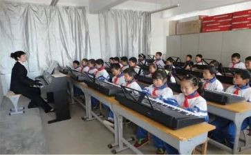 区教育工作者事迹材料6篇