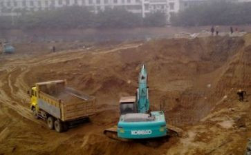 挖土方的劳务合同5篇