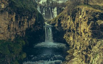 悬崖上的作文5篇