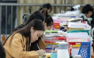 大学讲话稿模板5篇