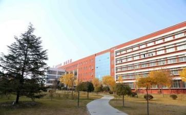 夸学校的演讲稿模板7篇