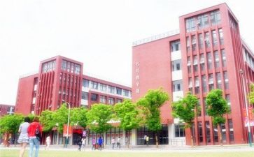写学校的事的作文600字模板7篇
