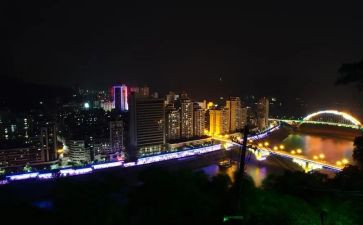 黑夜里的我作文6篇
