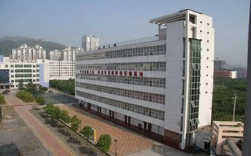 中专的自我鉴定参考7篇