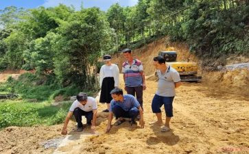 驻村干部年终述职报告5篇